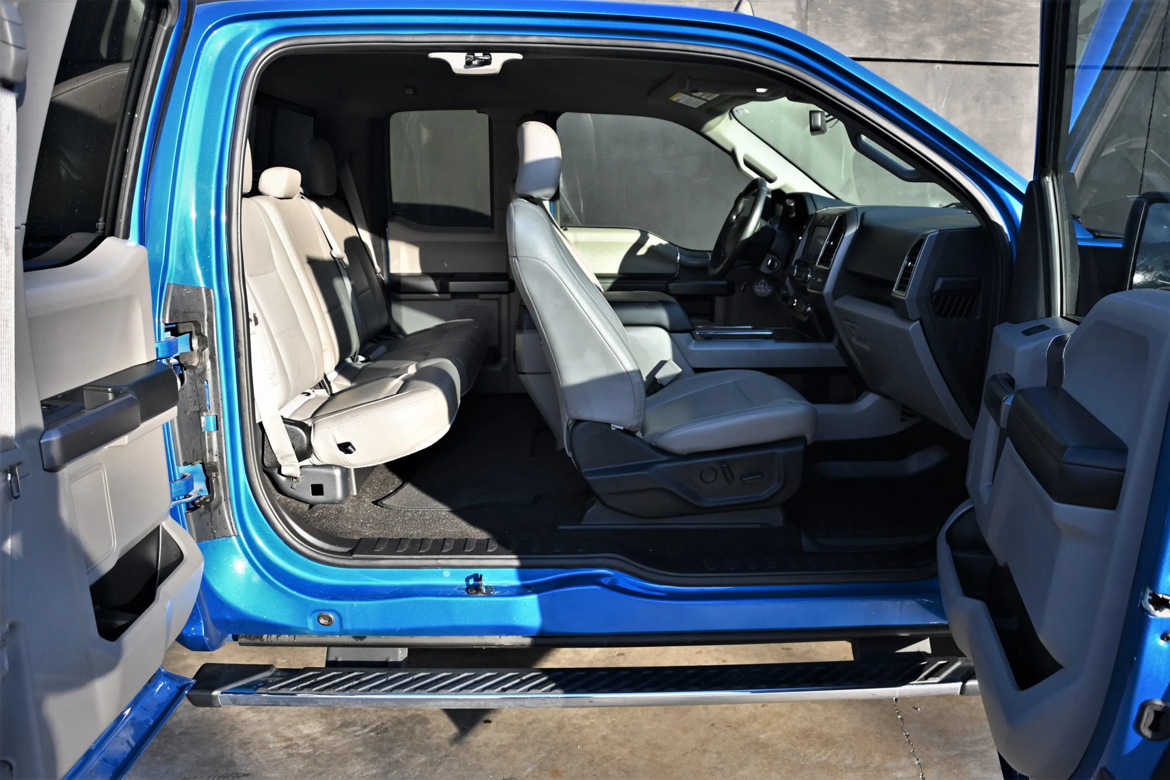 Used 2019 Ford F150 XLT w/ Equipment Group 302A Luxury RWD image 14
