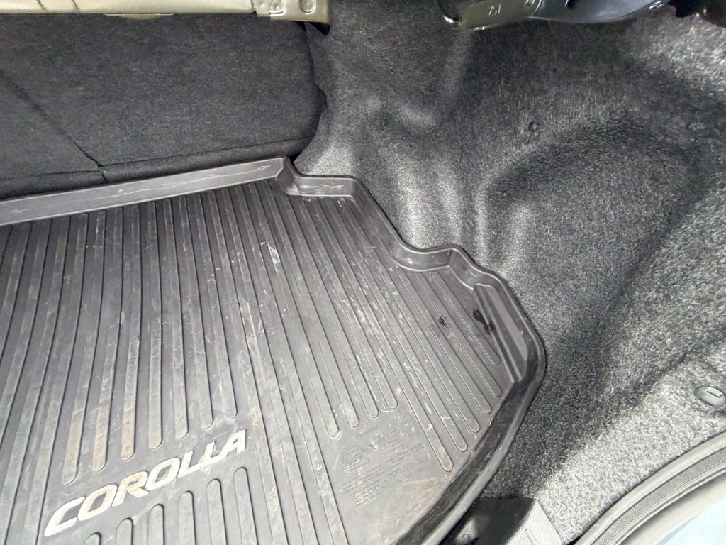 Used 2018 Toyota Corolla LE FWD image 43