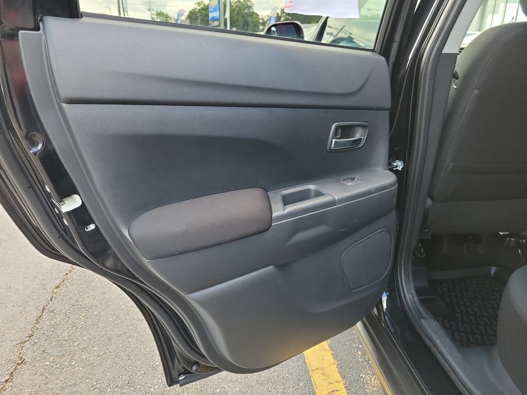 Used 2020 Mitsubishi Outlander Sport ES FWD image 16