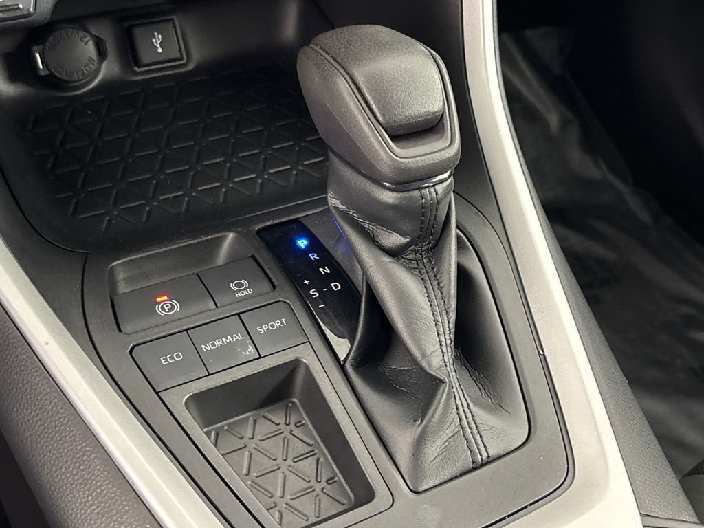 Certified 2021 Toyota RAV4 XLE w/ Convenience Package image 21