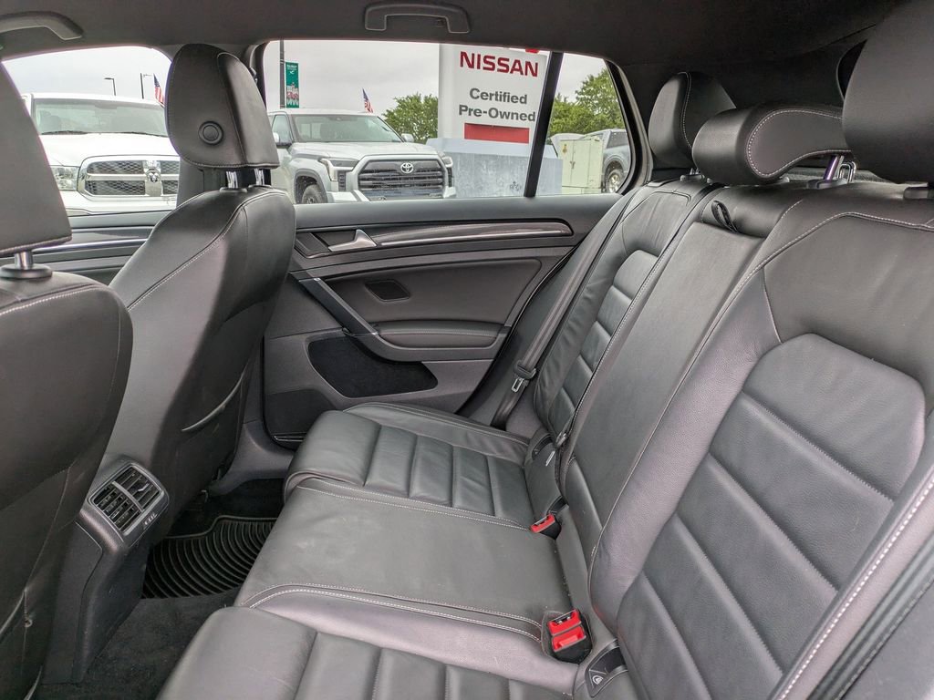 Used 2016 Volkswagen Golf R 4-Door AWD/4WD image 15