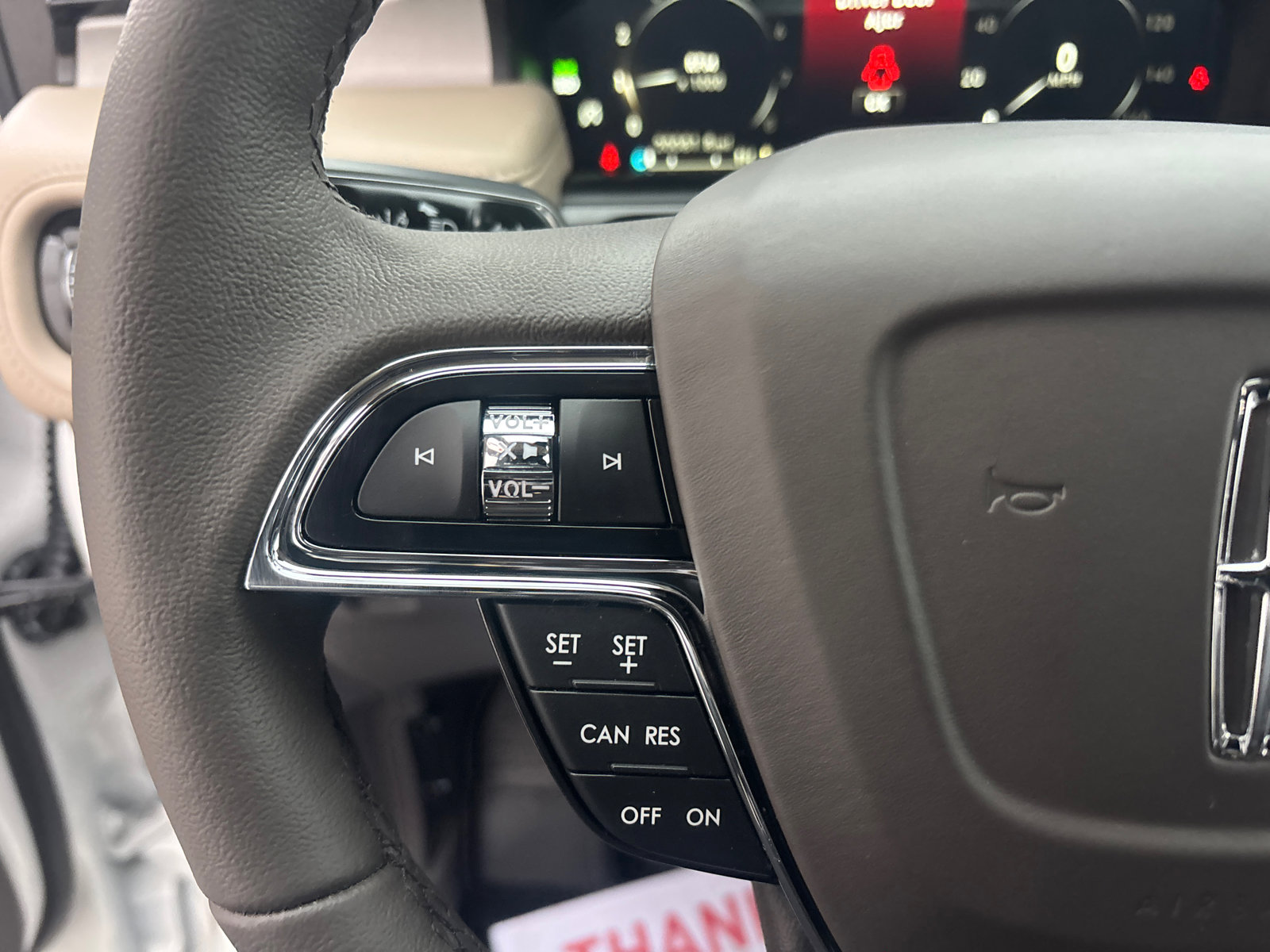 Certified 2023 Lincoln Nautilus FWD w/ Premium Package image 17