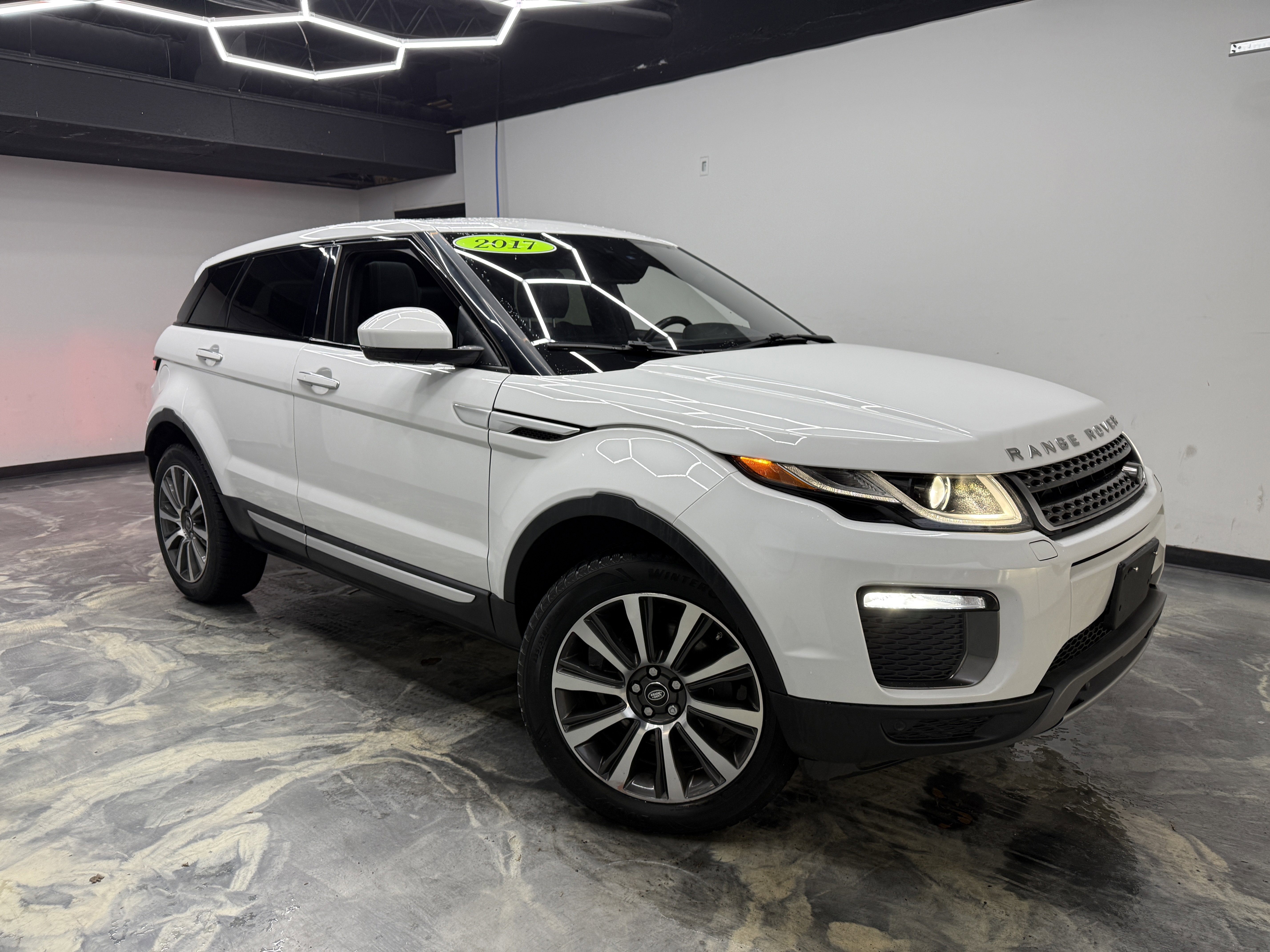 Used 2017 Land Rover Range Rover Evoque HSE image 6