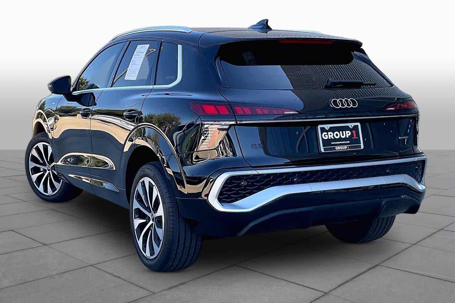 Used 2026 Audi Q3 quattro 2.0T w/ Driver Assistance Package AWD/4WD image 12