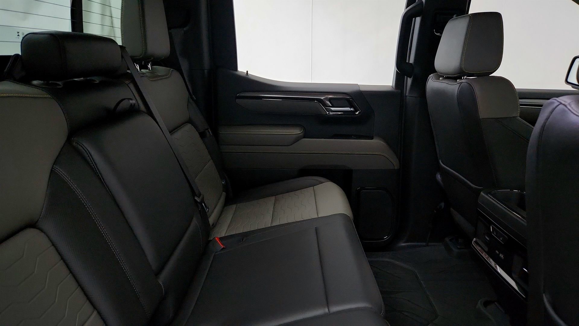 Used 2024 Chevrolet Silverado 1500 ZR2 w/ Technology Package image 23