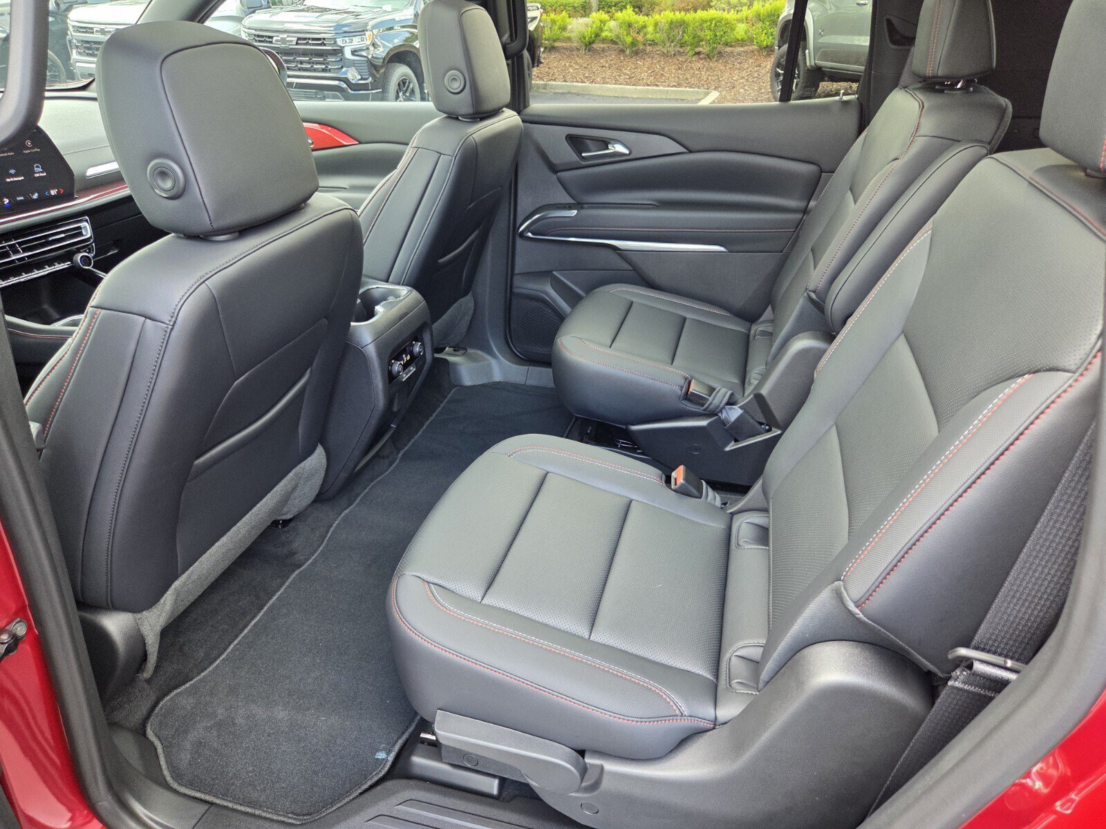 New 2026 Chevrolet Traverse Z71 w/ Driver Confidence Package AWD/4WD image 6