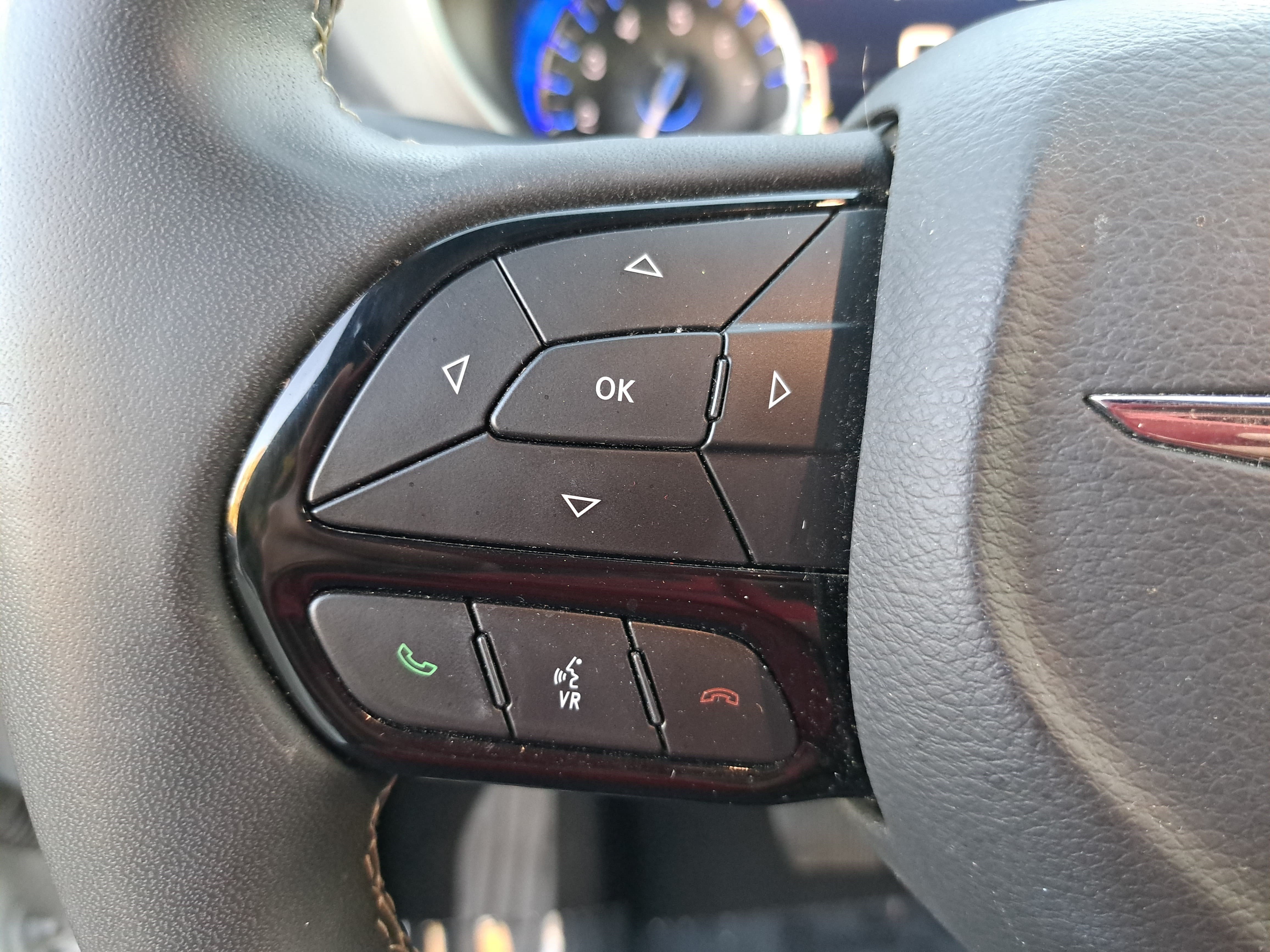 Used 2023 Chrysler Pacifica Touring-L w/ S Appearance Package AWD/4WD image 19