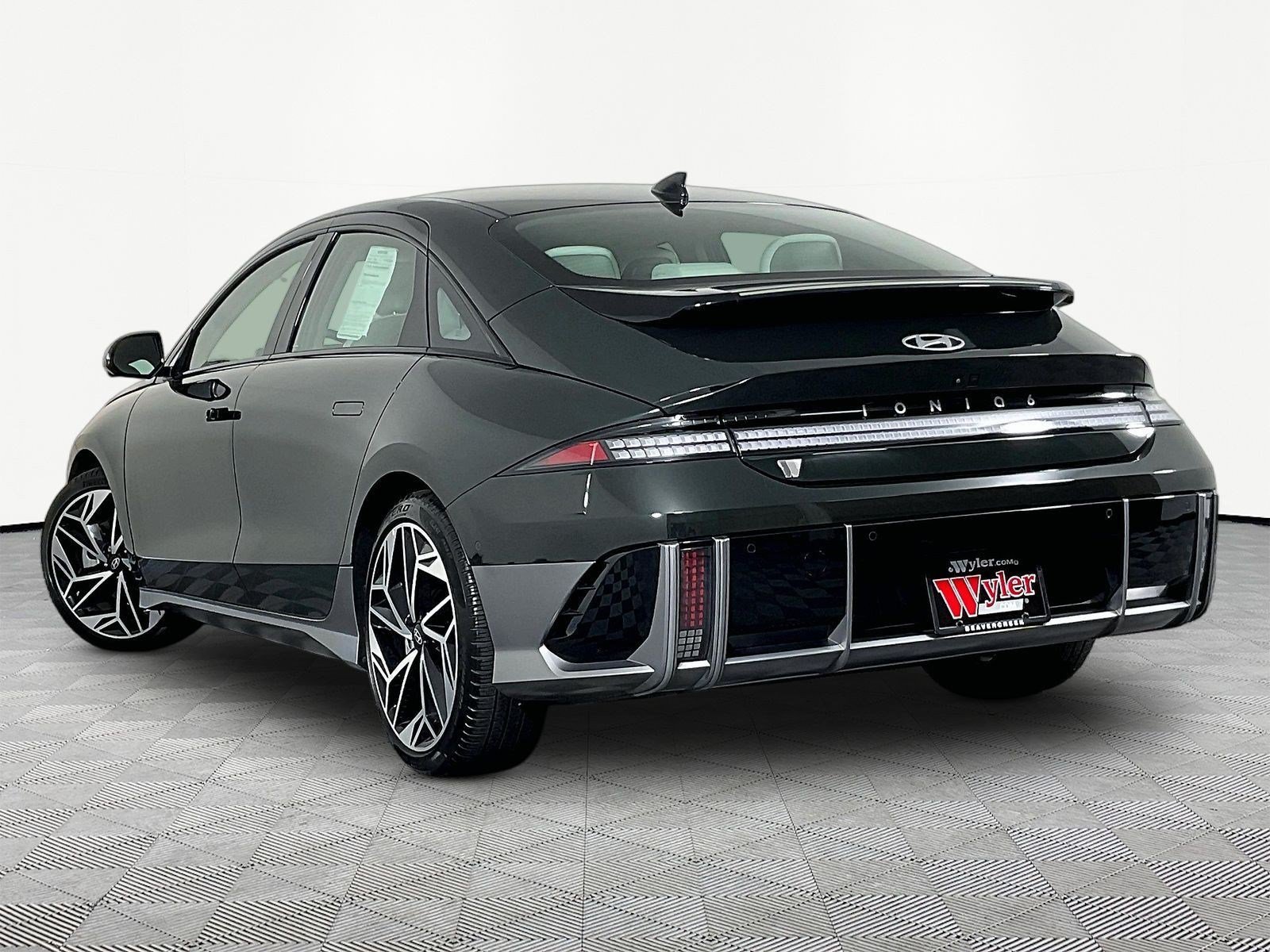 Used 2024 Hyundai Ioniq 6 Limited AWD/4WD image 4