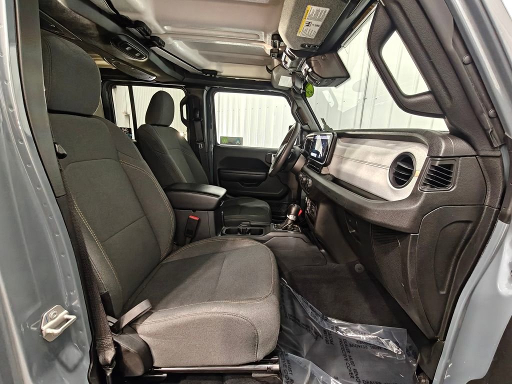 Used 2024 Jeep Wrangler Unlimited image 21