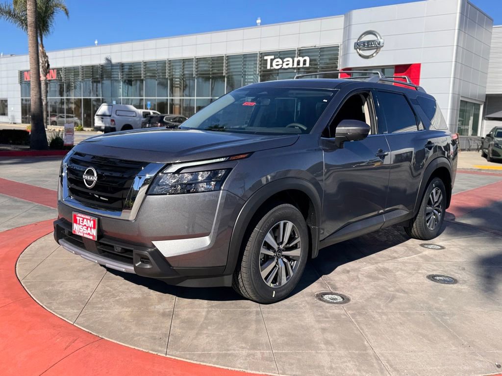 New 2025 Nissan Pathfinder SL image 4