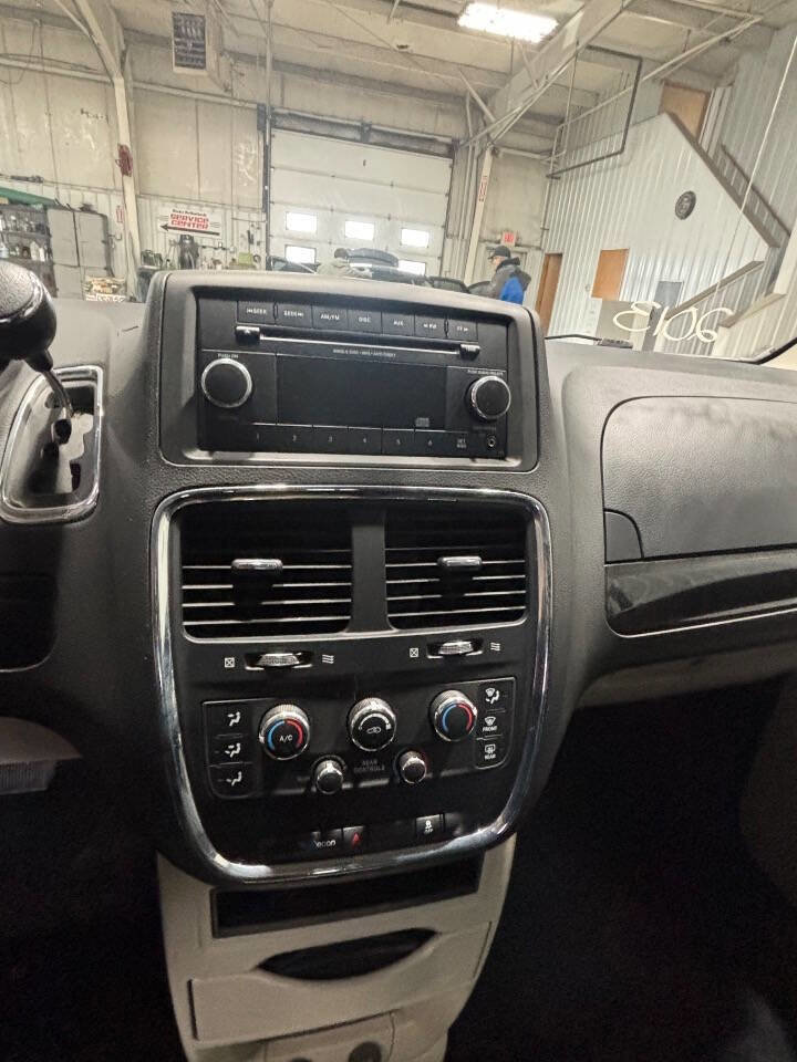 Used 2013 Dodge Grand Caravan SE image 5