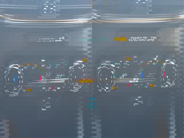 Used 2022 Ford Escape SE w/ Convenience Package image 24