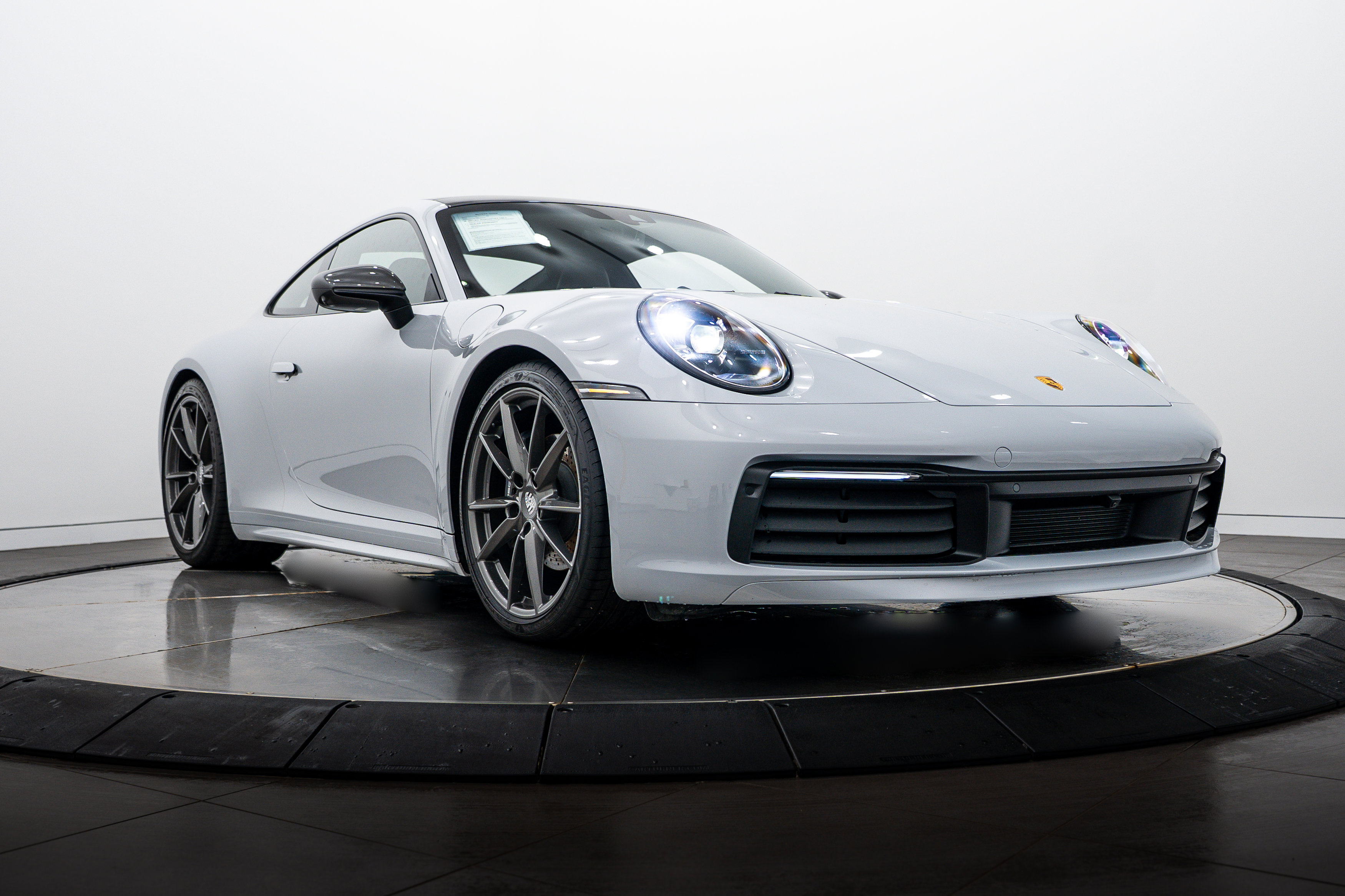 Certified 2024 Porsche 911 Carrera T RWD image 9