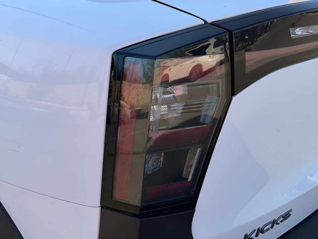 Certified 2025 Nissan Kicks S AWD/4WD image 31