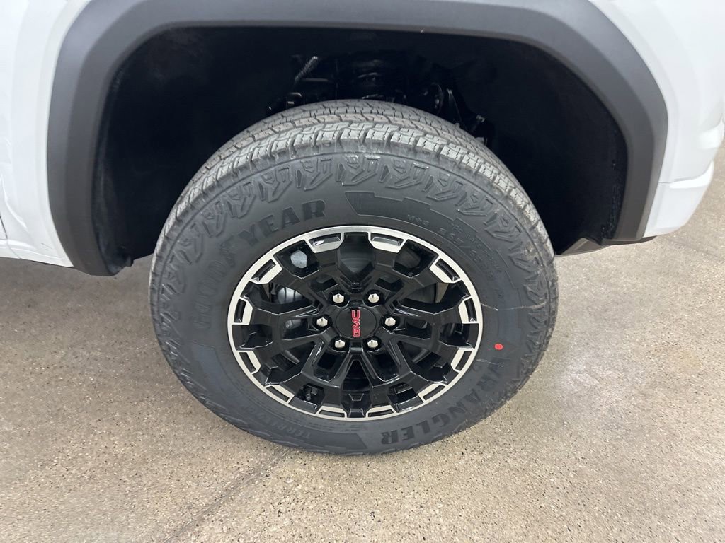 New 2026 GMC Canyon AT4 image 13