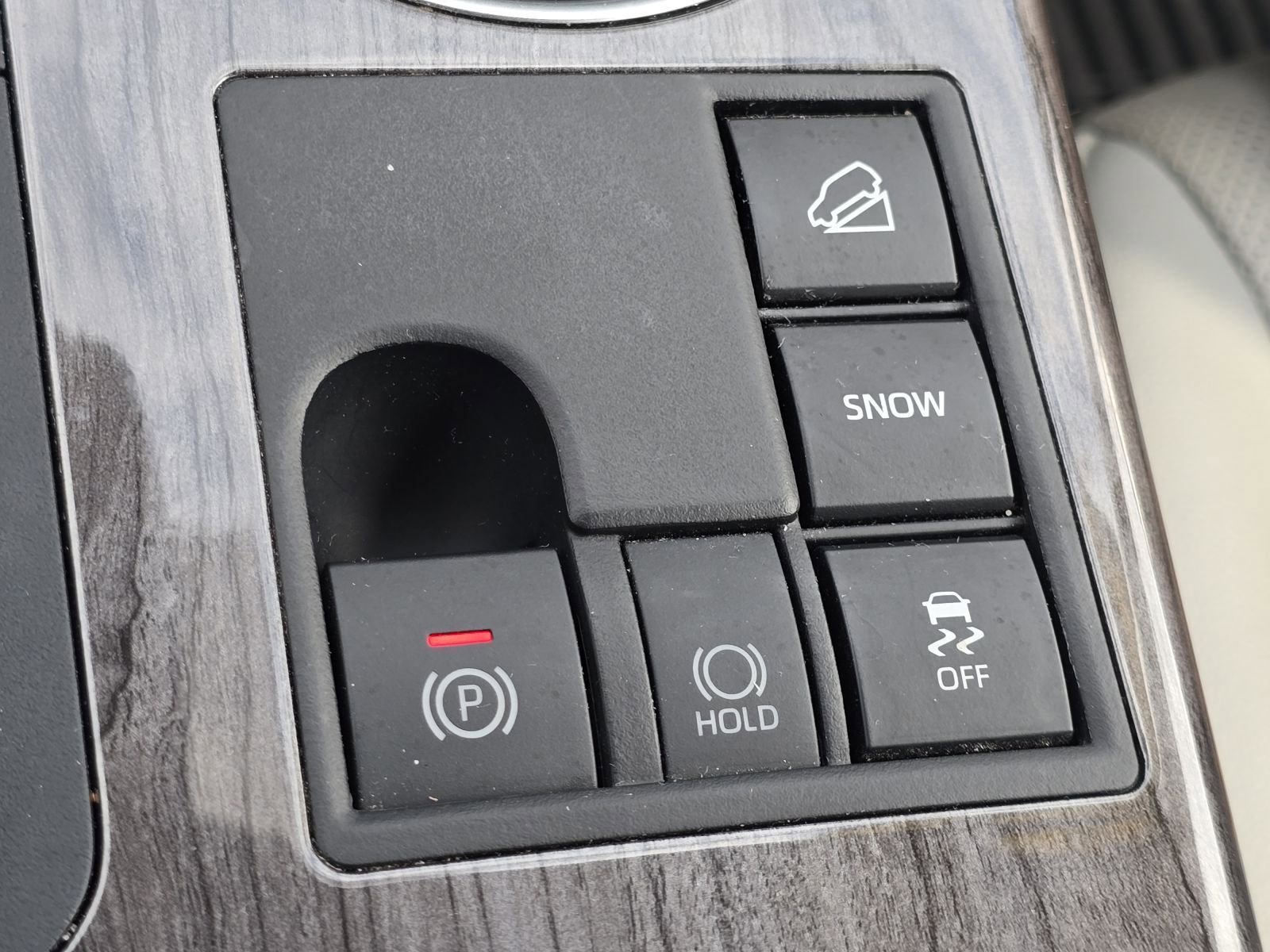 Used 2023 Toyota Highlander L image 31