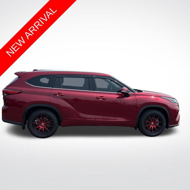 Used 2022 Toyota Highlander XLE