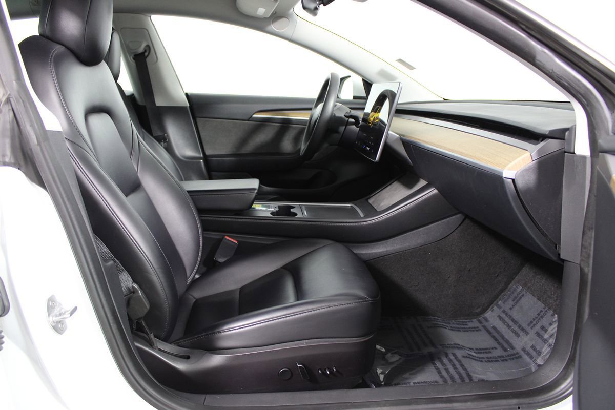 Used 2023 Tesla Model 3 Standard Range image 10