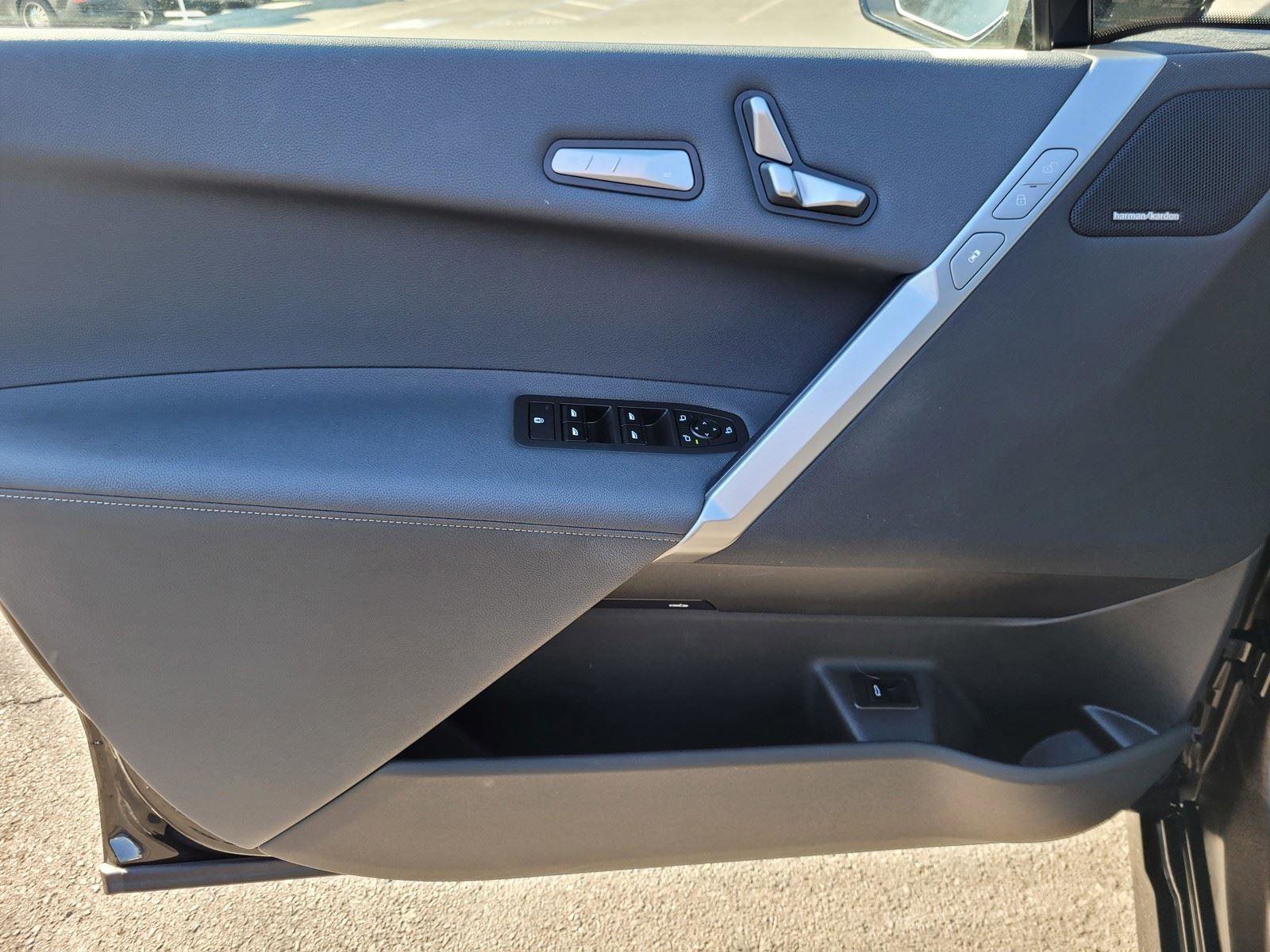 Certified 2025 BMW iX xDrive50 w/ Premium Package image 23