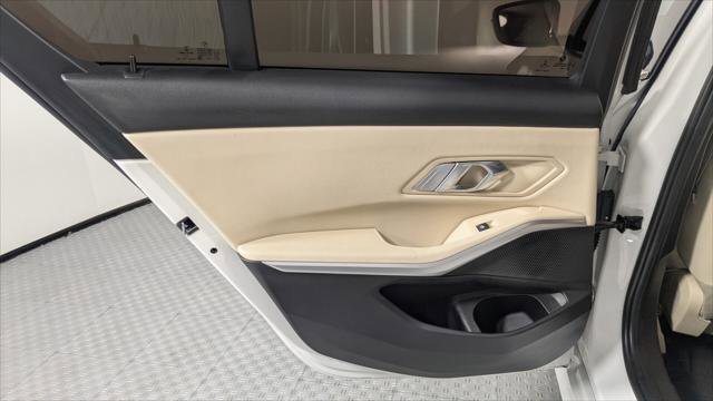 Used 2020 BMW 330i Sedan w/ Convenience Package image 17