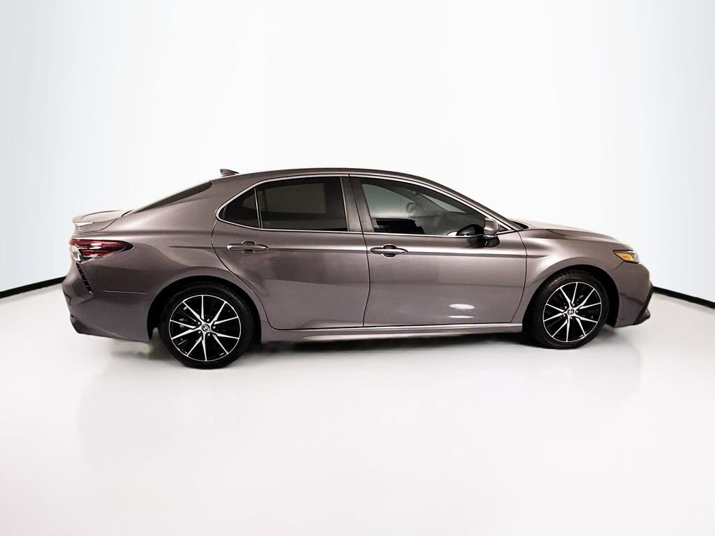 Used 2024 Toyota Camry SE w/ Audio Upgrade Package image 4