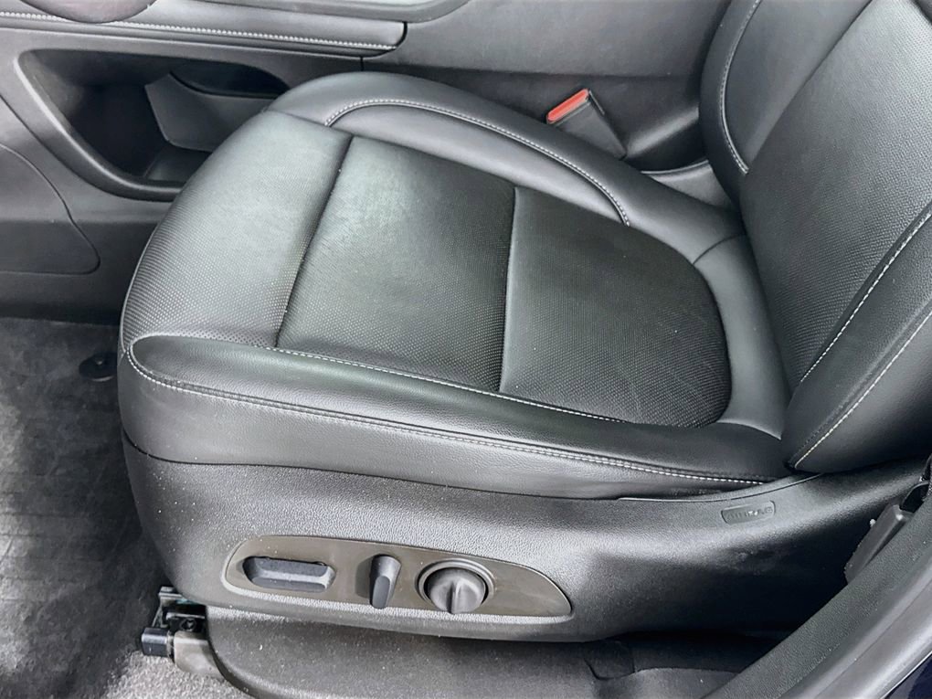 Used 2022 GMC Acadia SLT w/ Technology Package FWD image 24