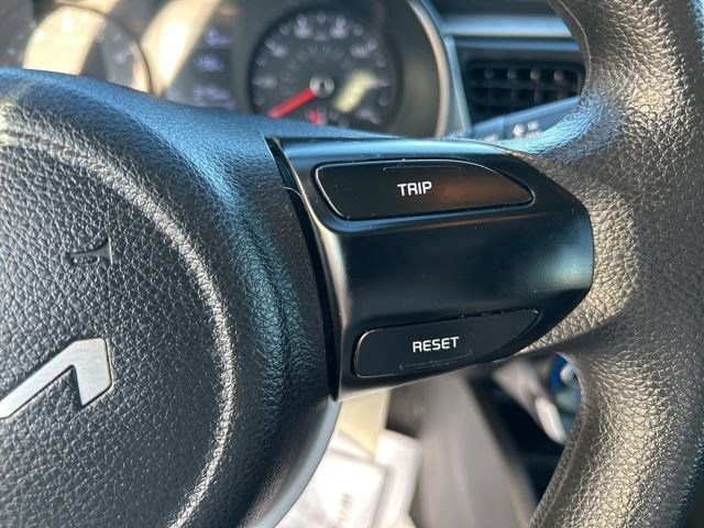 Used 2022 Kia Rio LX image 18