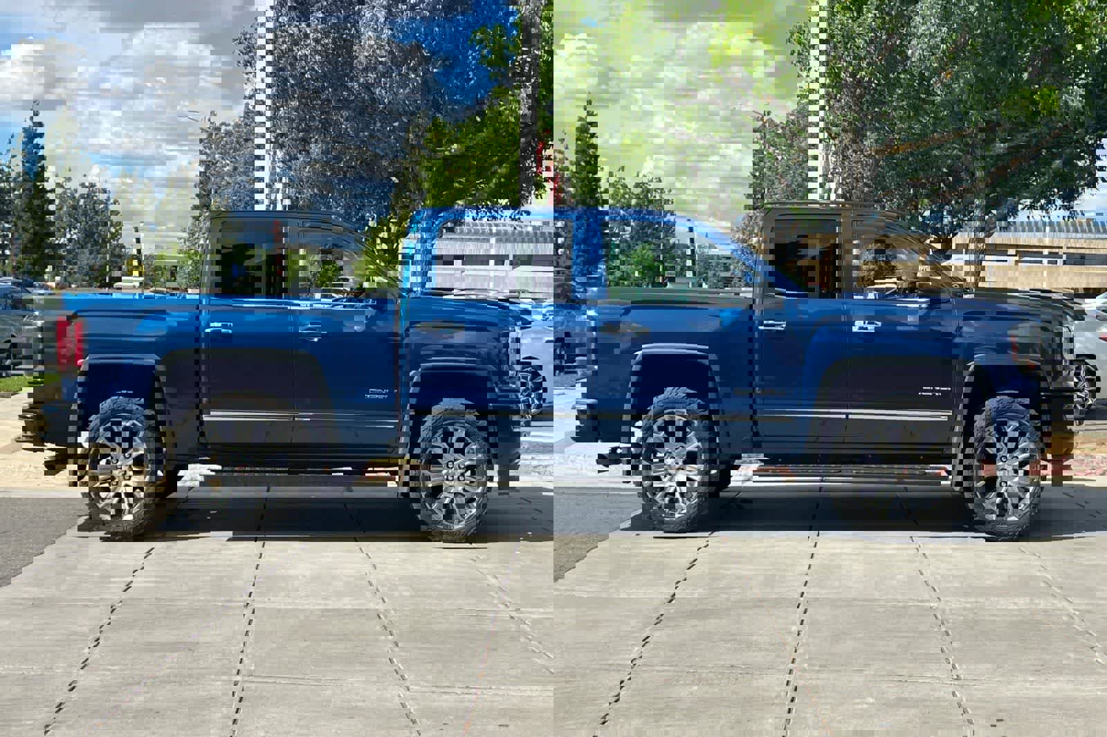 Used 2017 GMC Sierra 1500 Denali image 9