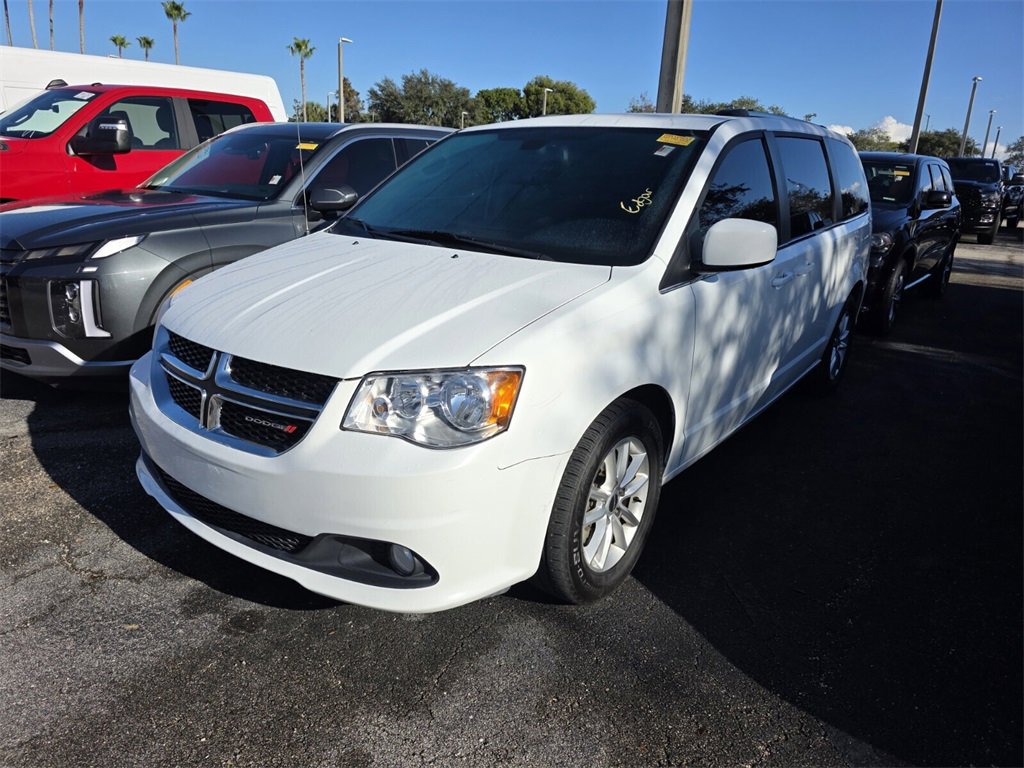Used 2018 Dodge Grand Caravan SXT image 3