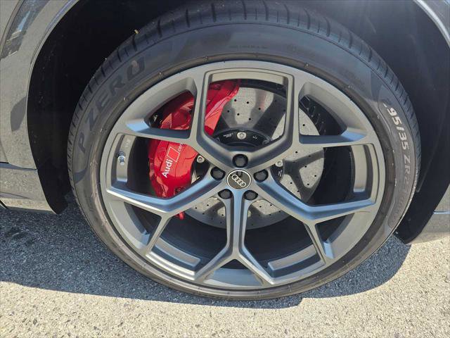 New 2025 Audi RS Q8 performance image 9