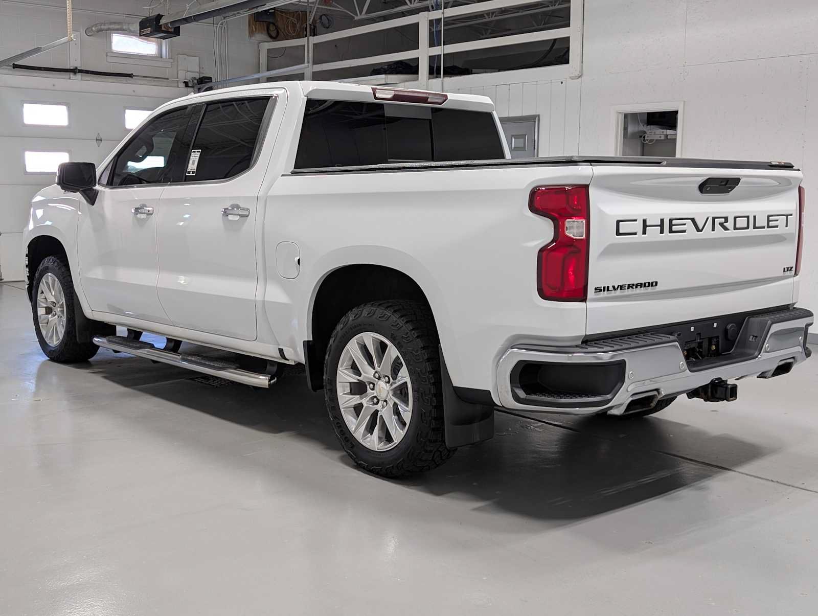 Certified 2021 Chevrolet Silverado 1500 LTZ w/ Z71 Off-Road Package AWD/4WD image 11