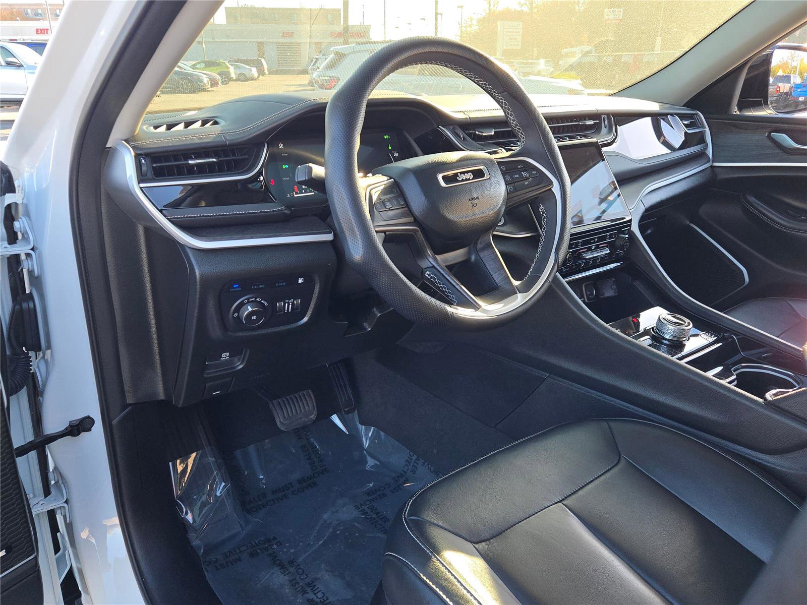 Used 2022 Jeep Grand Cherokee Limited 4xe image 25