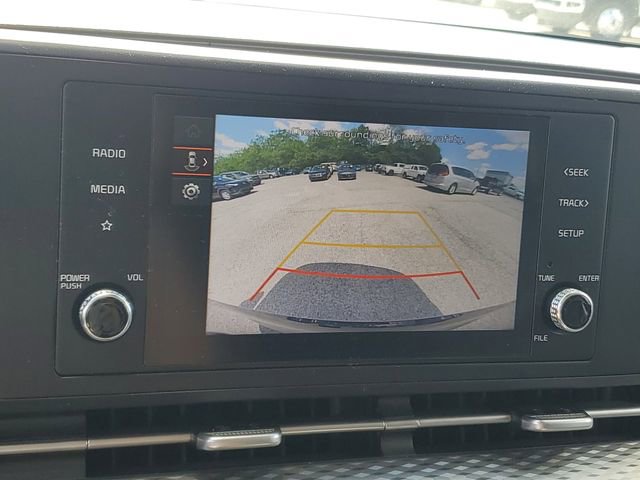 Used 2024 Kia Carnival LX FWD image 18