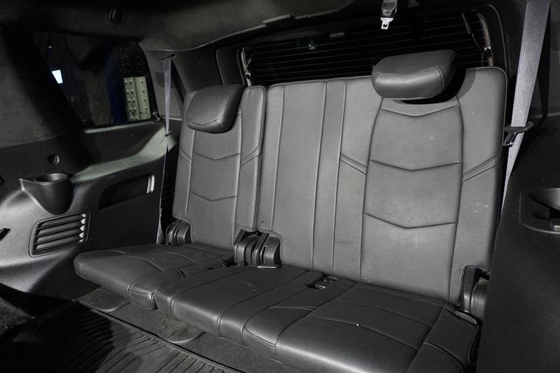 Used 2016 Cadillac Escalade Platinum image 30