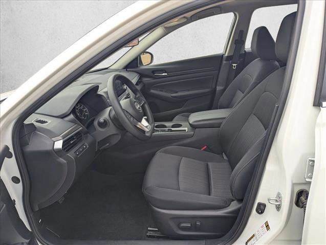 Used 2025 Nissan Altima 2.5 SV FWD image 15