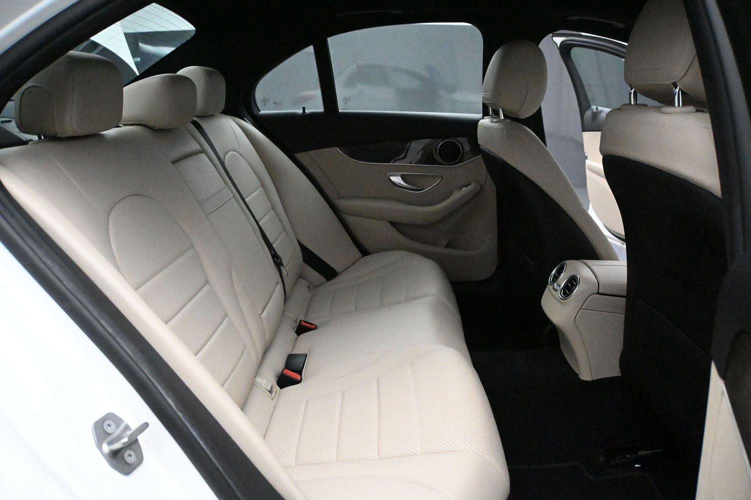 Used 2018 Mercedes-Benz C 300 4MATIC Sedan image 19