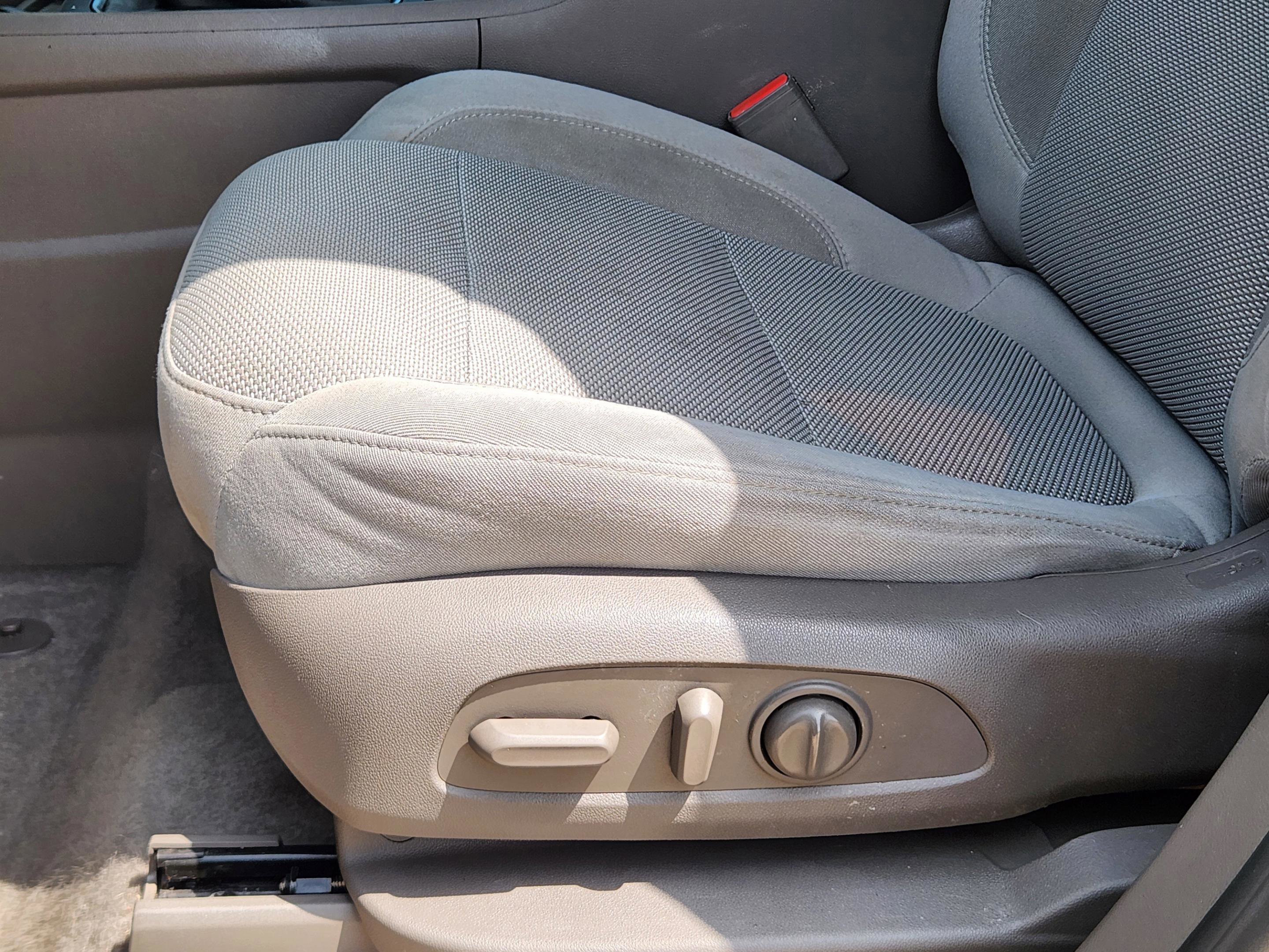 Used 2018 Chevrolet Traverse LT FWD image 19