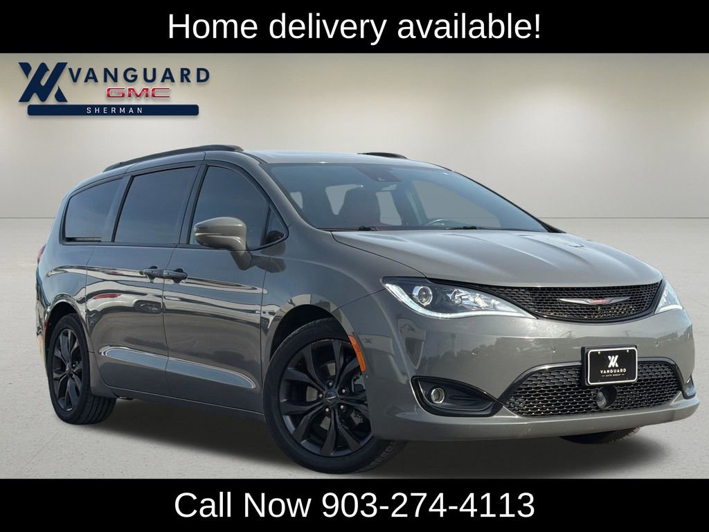 Used 2020 Chrysler Pacifica Limited w/ Quick Order Package 27H Red S FWD image 1