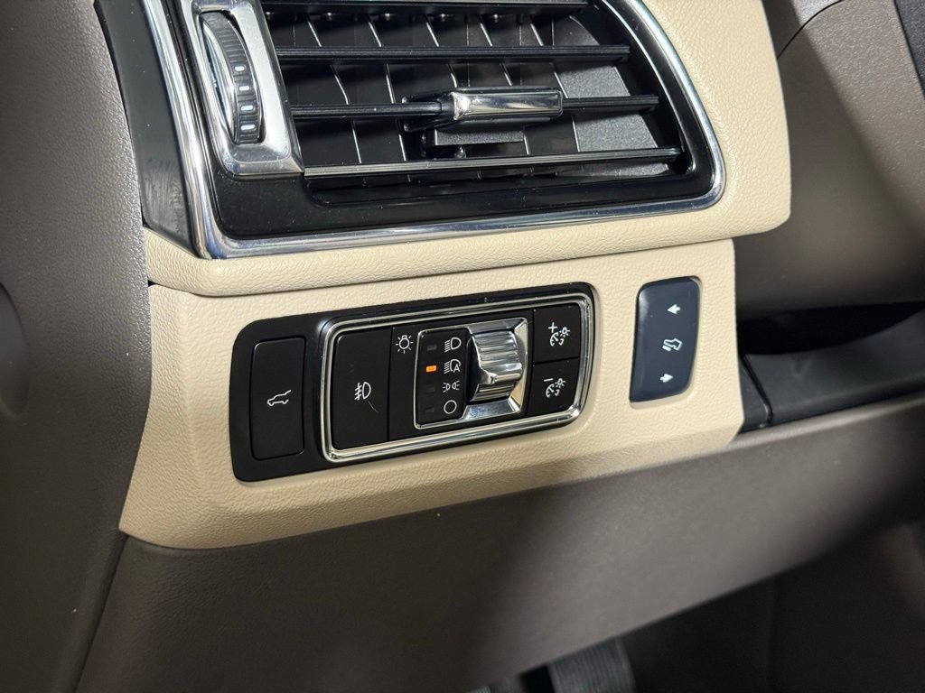 Certified 2024 Lincoln Navigator L Reserve AWD/4WD image 18