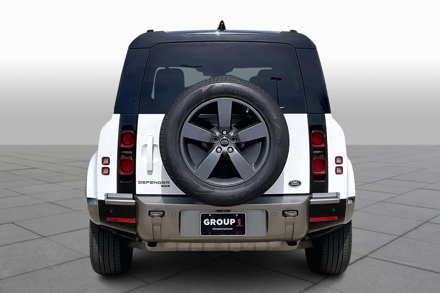 Used 2021 Land Rover Defender 110 X-Dynamic SE AWD/4WD image 5