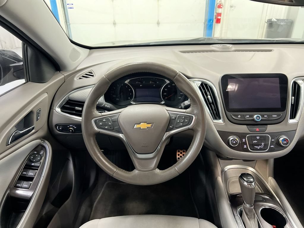 Used 2016 Chevrolet Malibu LT FWD image 11