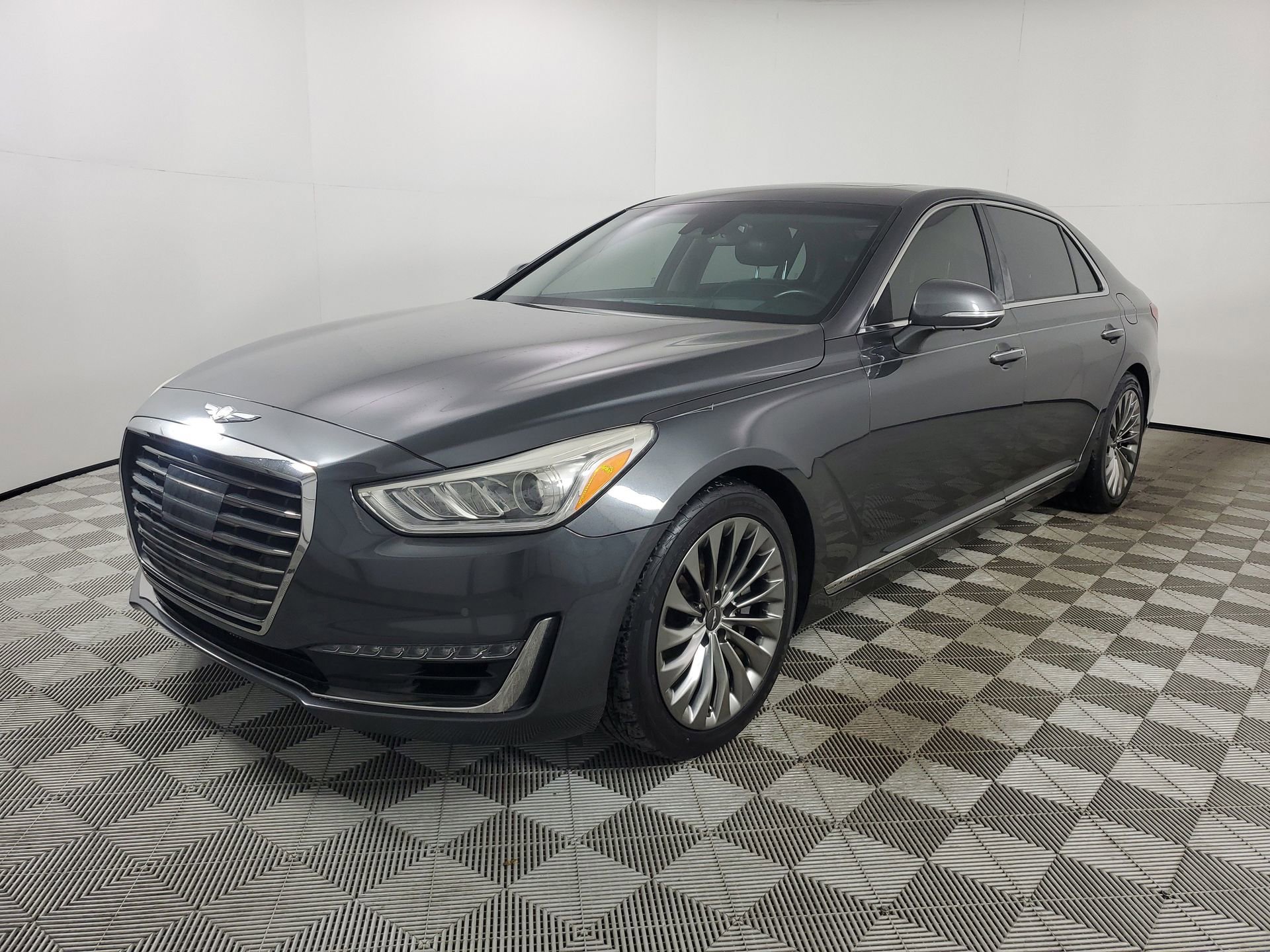 Used 2017 Genesis G90 3.3T Premium image 4