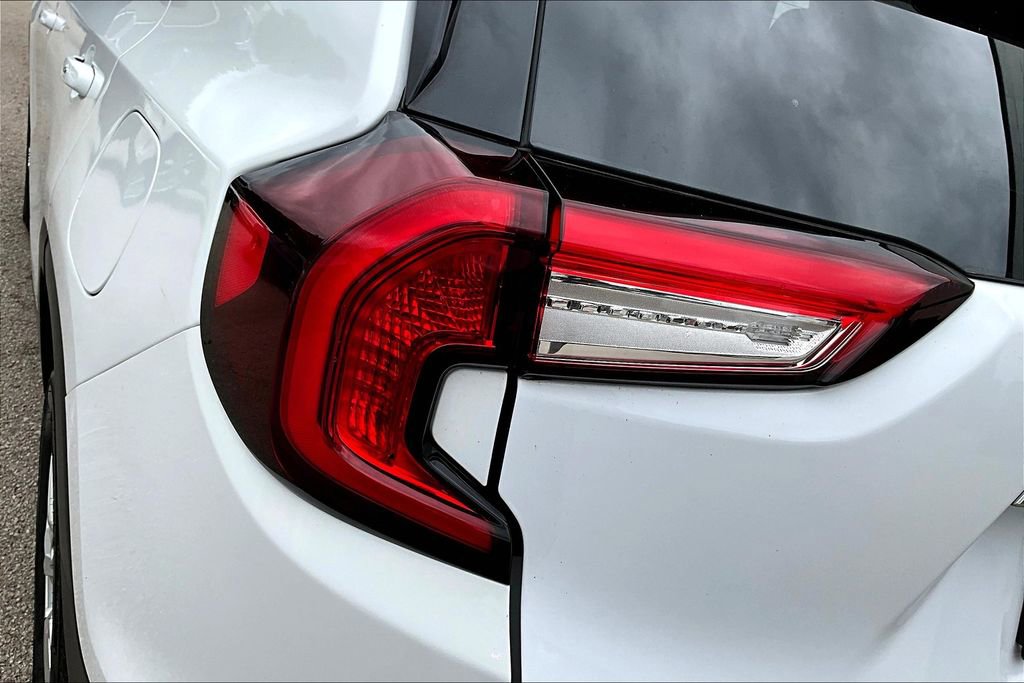 Used 2023 GMC Terrain SLE w/ Driver Convenience Package image 23