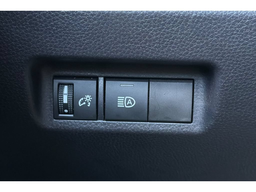 Certified 2025 Toyota RAV4 XLE AWD/4WD image 30