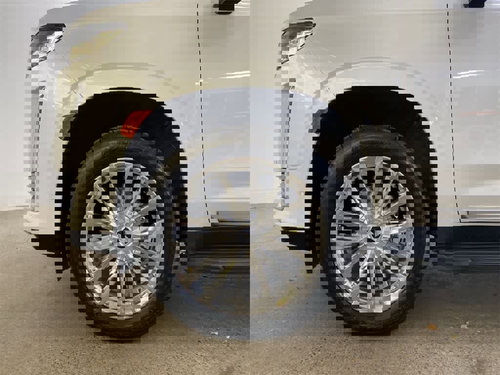 Used 2023 Cadillac Escalade Premium Luxury image 12