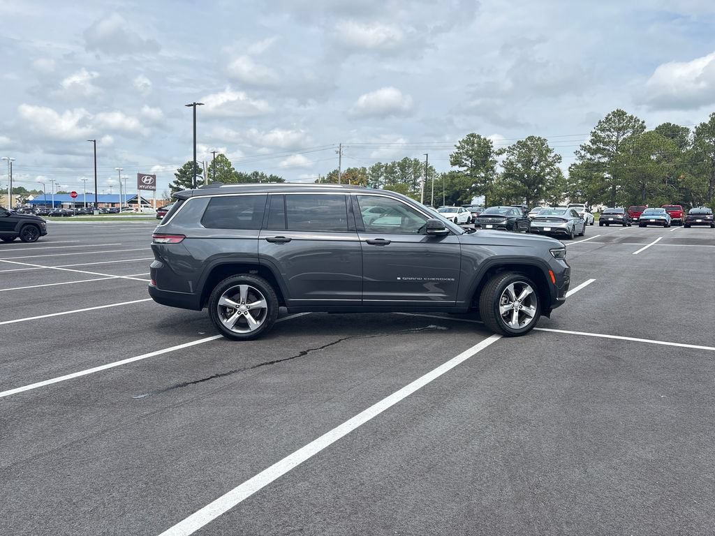 Used 2022 Jeep Grand Cherokee L Limited AWD/4WD image 38