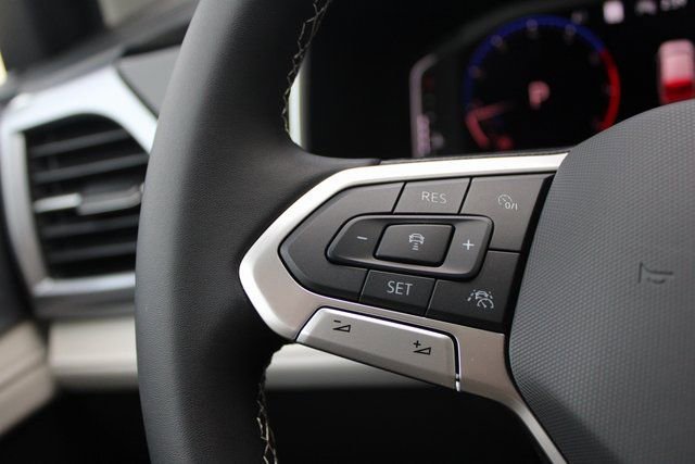 New 2025 Volkswagen Taos SEL image 11