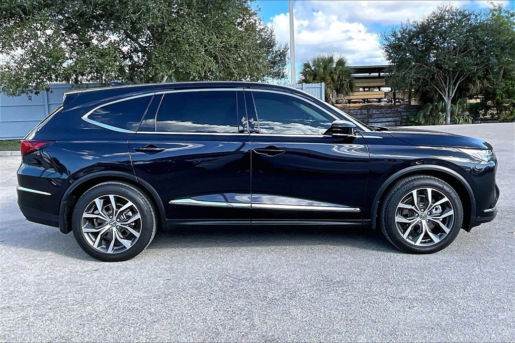 Used 2023 Acura MDX SH-AWD w/ Technology Package image 4
