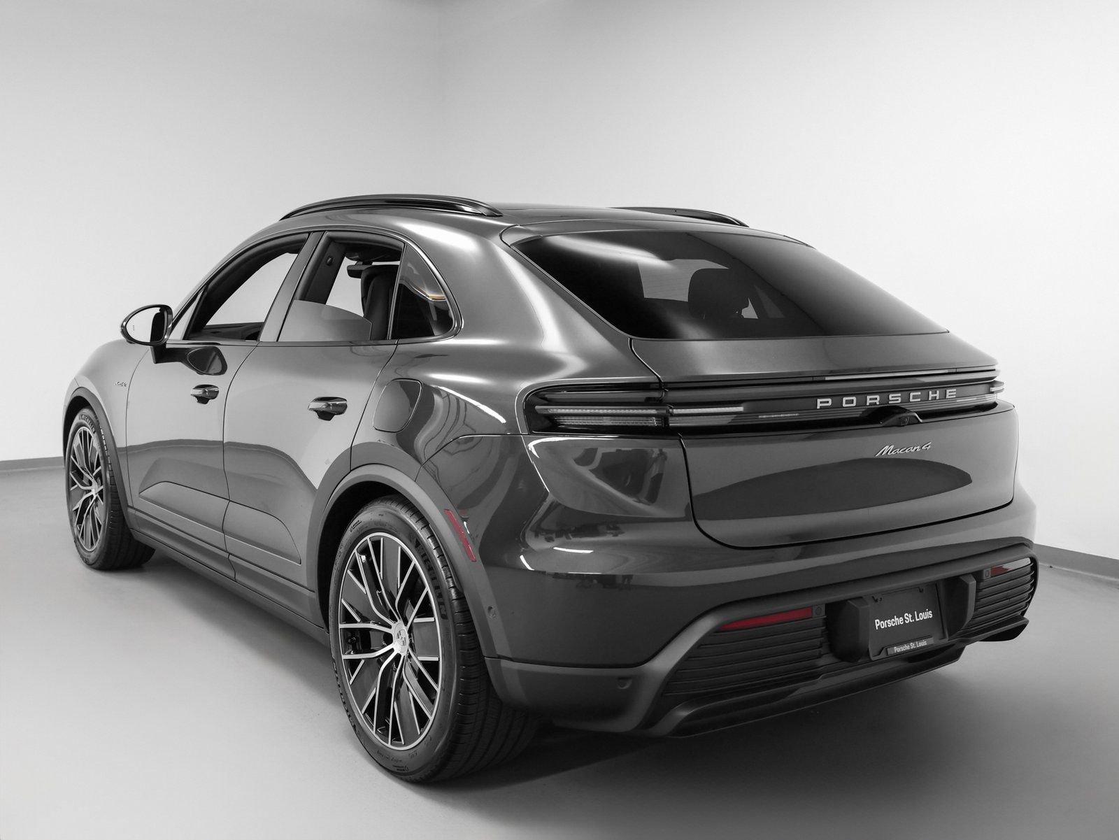 Certified 2025 Porsche Macan 4 Electric image 3
