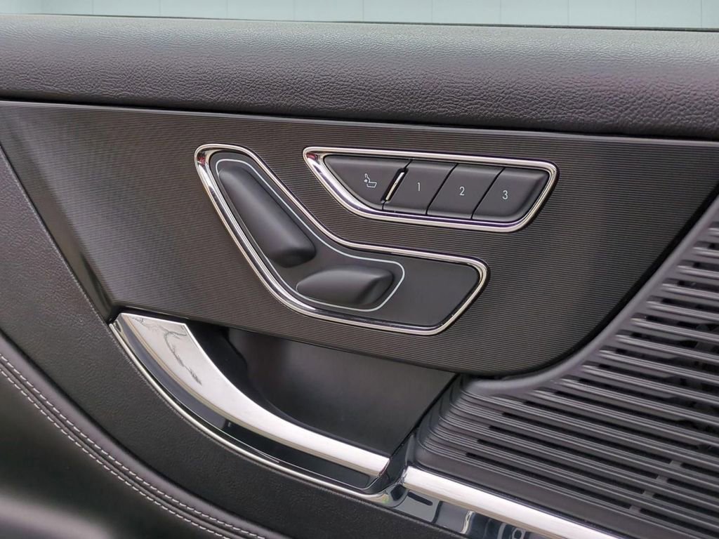 Certified 2021 Lincoln Corsair AWD image 13